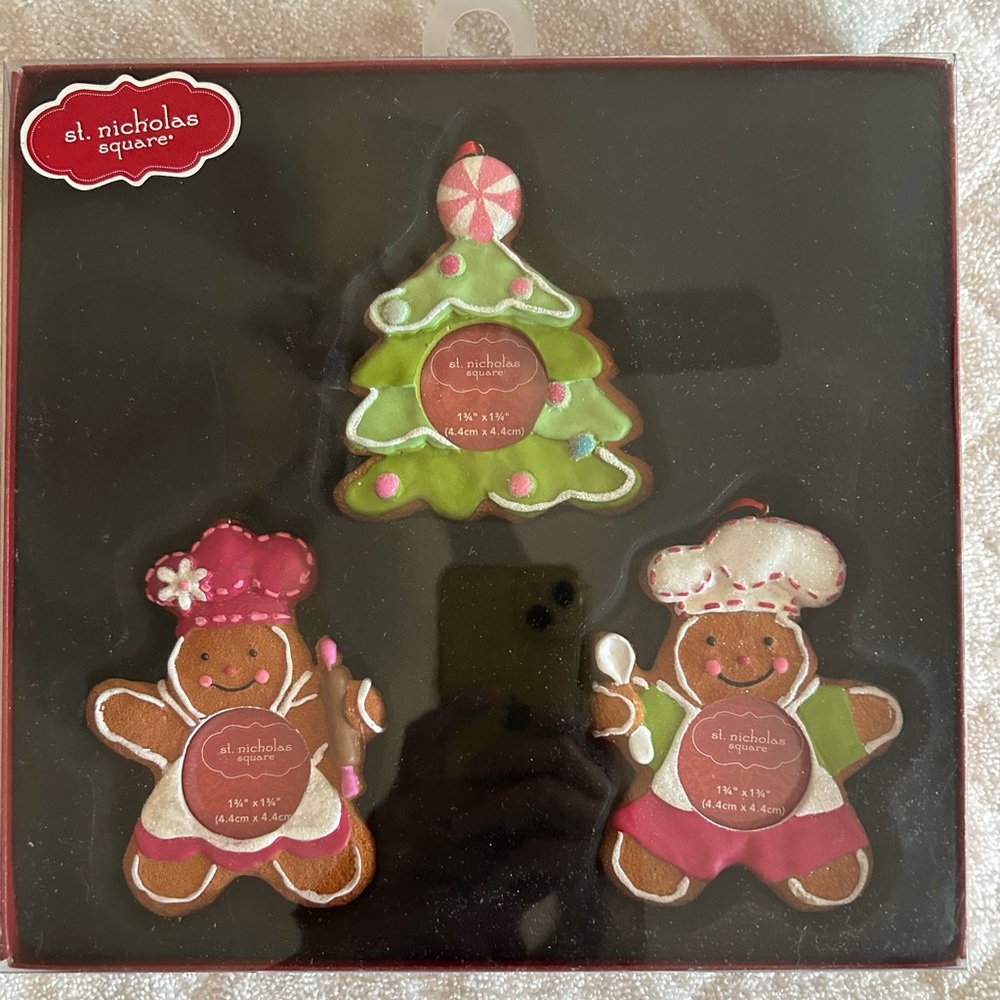 St. Nicholas Gingerbread  Ornament Picture Frames 3 Piece Set New